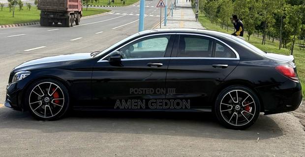 Mercedes-Benz C200 2019 Black