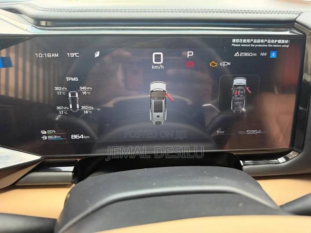 BYD Leopard 8 2.0 Hybrid AWD 2025 Ivory
