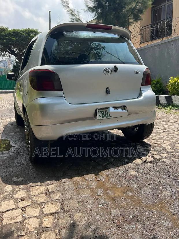 Toyota Vitz 2001 Silver