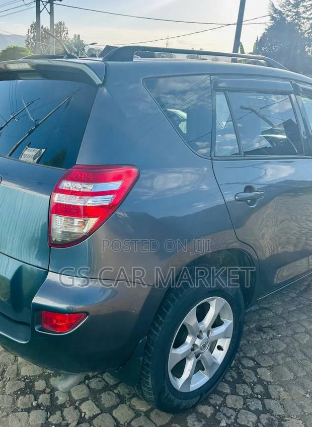 Toyota RAV4 2010 Gray