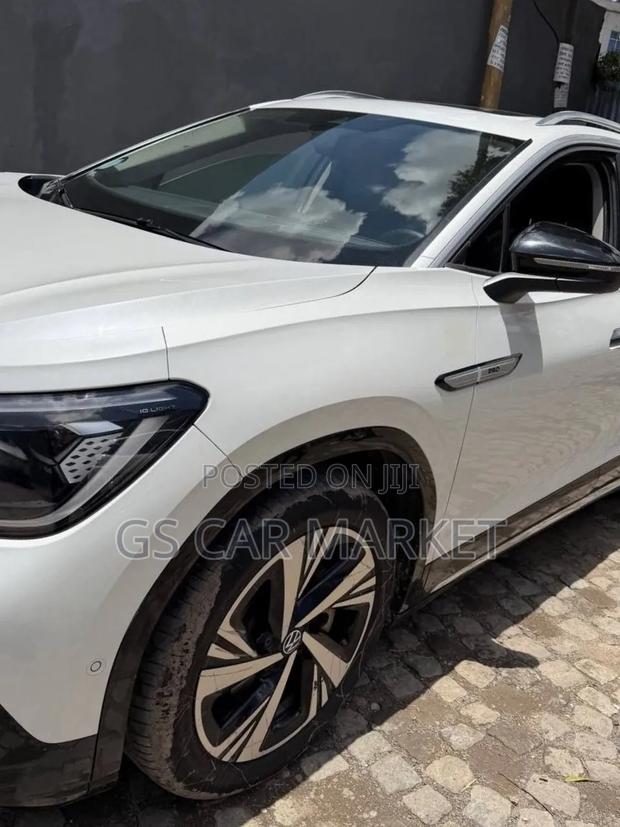 Volkswagen ID.6 2024 Beige