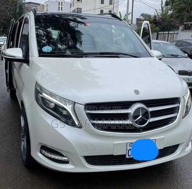Mercedes-Benz V-Class 2022 White