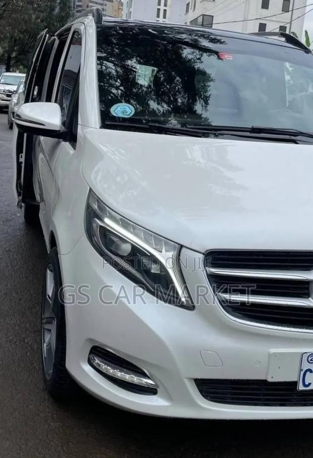Mercedes-Benz V-Class 2022 White