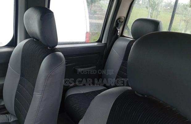 Nissan NP300 2011 White