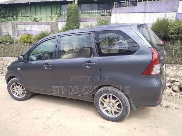 Toyota Avanza 2013 Black