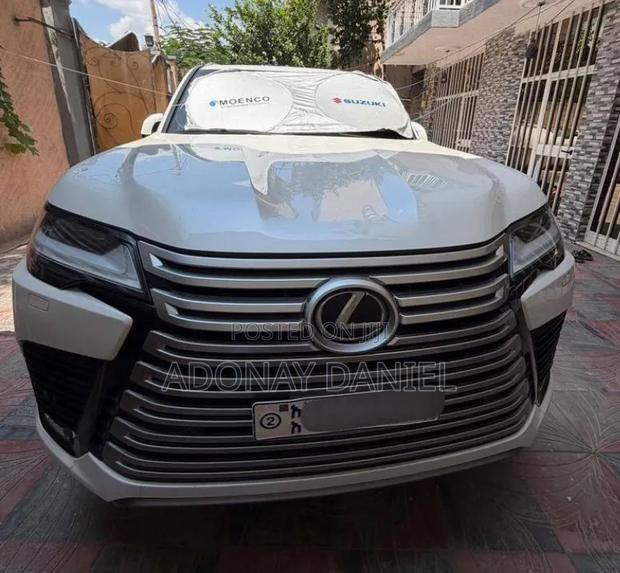 Lexus LX 2023 White