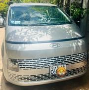 Hyundai Staria 2023 Silver for sale