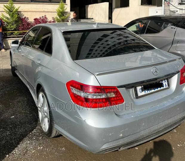 Mercedes-Benz E200 2013 Silver