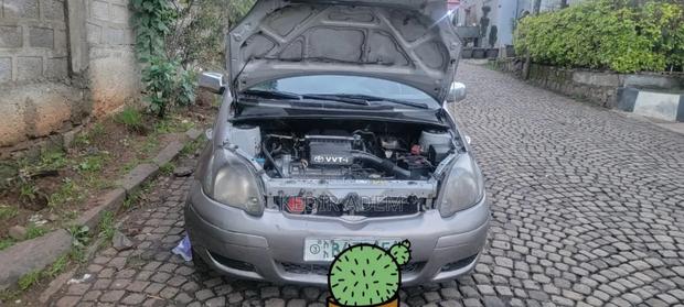 Toyota Yaris 2023 Gray