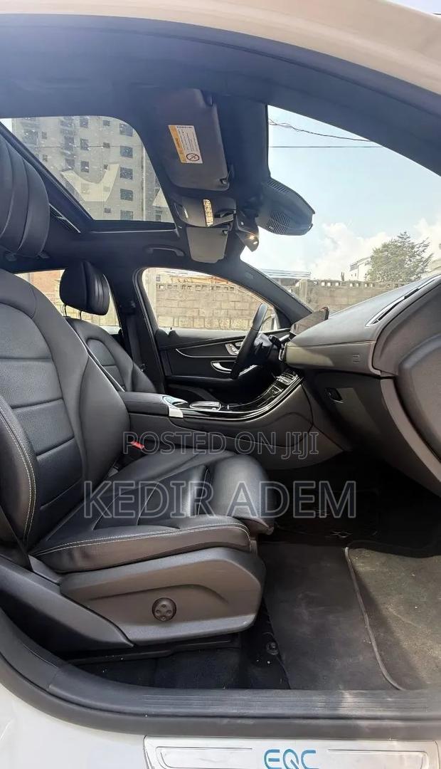 Mercedes-Benz EQC EQC400 4MATIC 2022 White