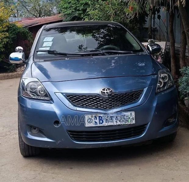 Toyota Belta 2010 Blue