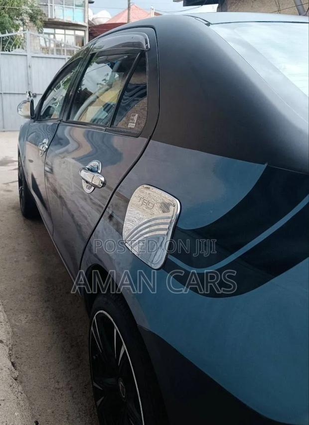 Toyota Belta 2010 Blue