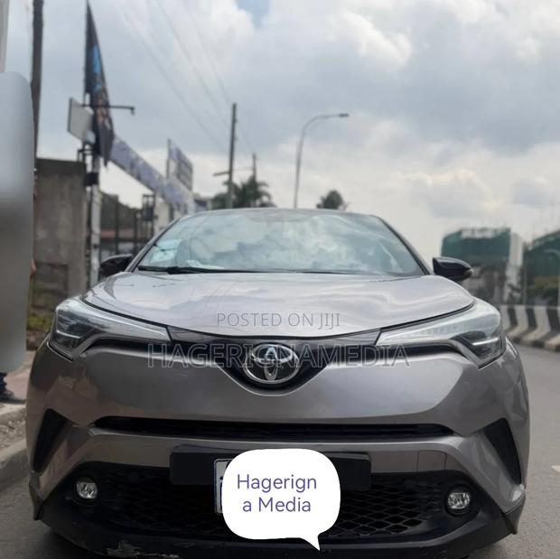Toyota C-HR 2020 Gray