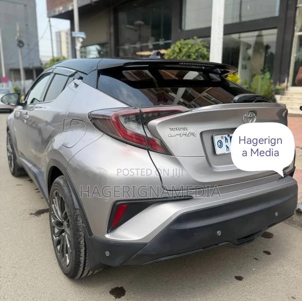 Toyota C-HR 2020 Gray