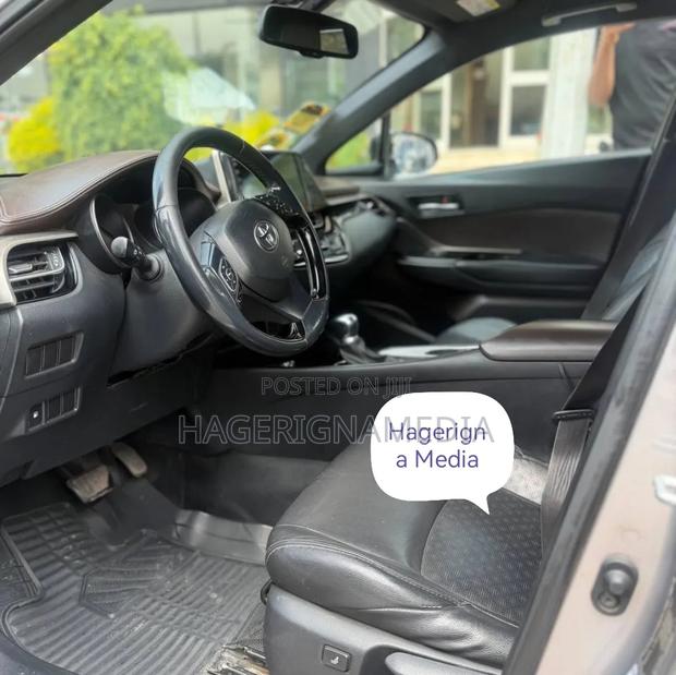 Toyota C-HR 2020 Gray