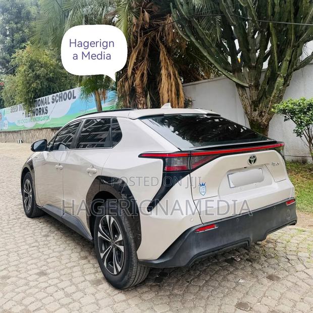 Toyota bZ4X 2023 Ivory