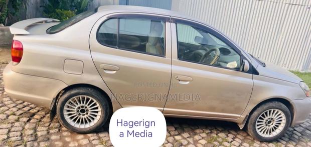 Toyota Platz 2005 Silver