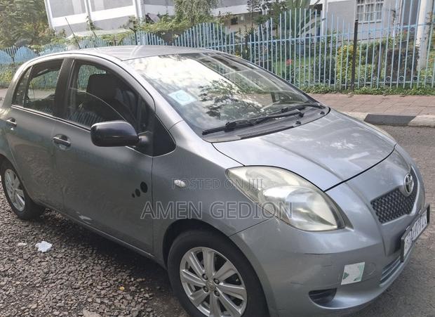 Toyota Yaris 2009 Silver