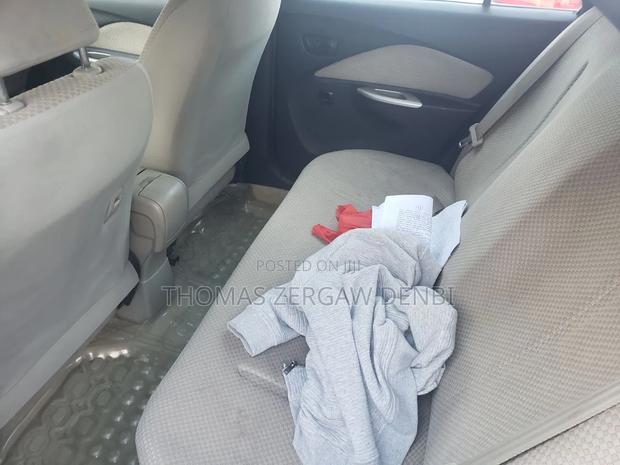 Toyota Belta 2010 Silver