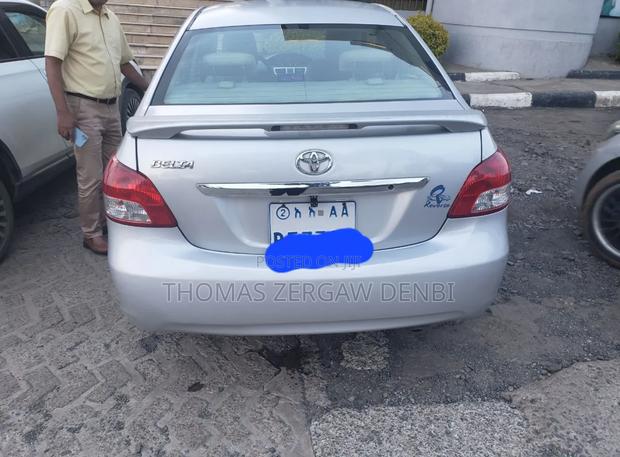 Toyota Belta 2010 Silver