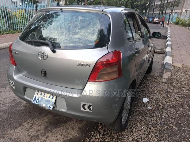 Toyota Yaris 2009 Gray