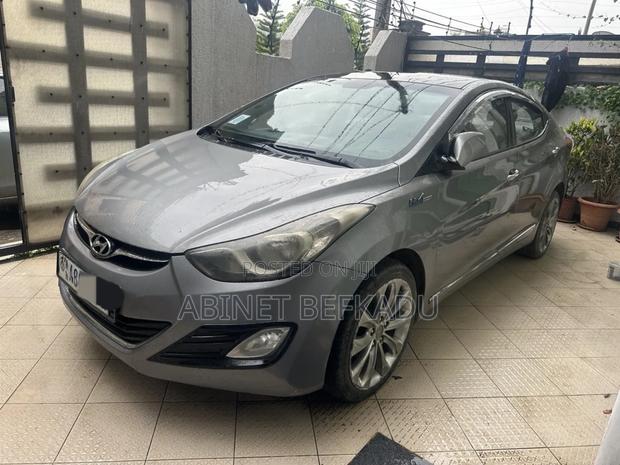 Hyundai Avante 2012 Silver