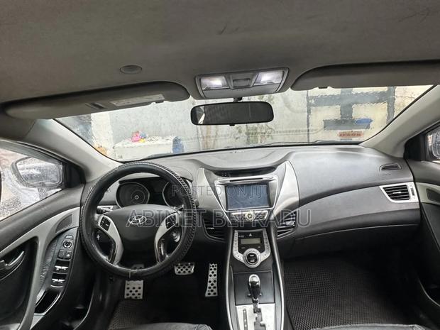 Hyundai Avante 2012 Silver