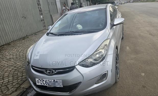 Hyundai Elantra 2013 Silver