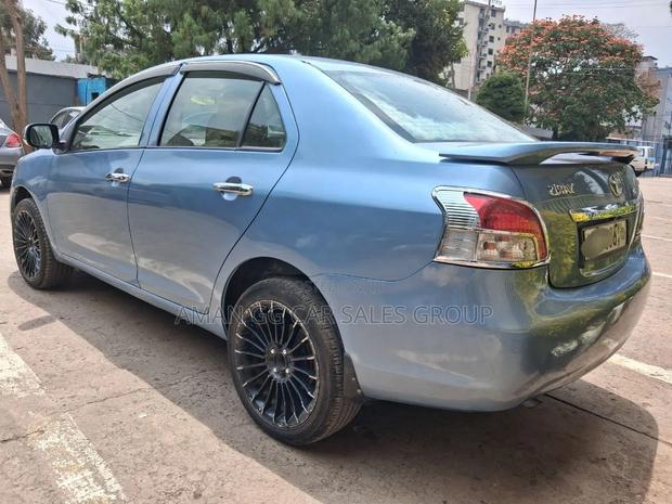 Toyota Yaris 2011 Blue
