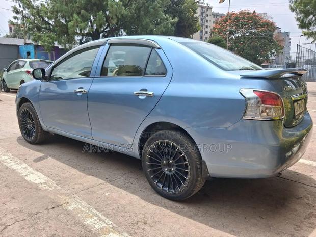 Toyota Yaris 2011 Blue