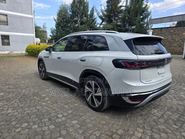 Volkswagen ID.6 2024 White