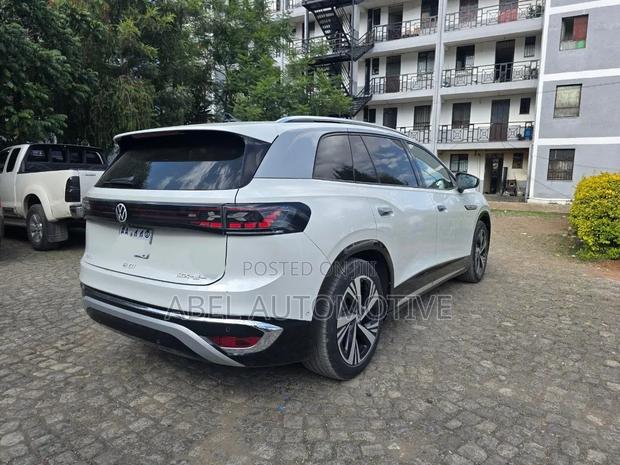 Volkswagen ID.6 2024 White