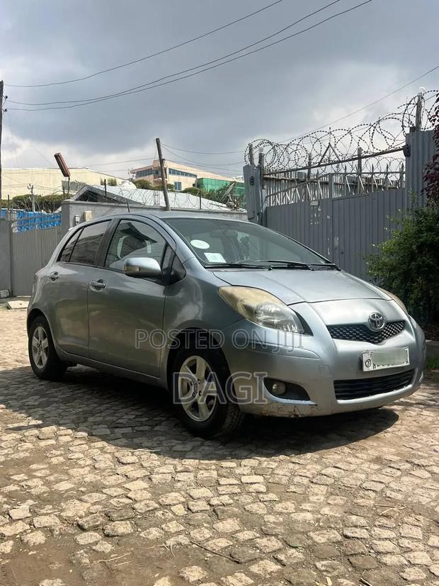 Toyota Yaris 2009 Silver