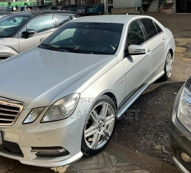 Mercedes-Benz E200 2014 Silver