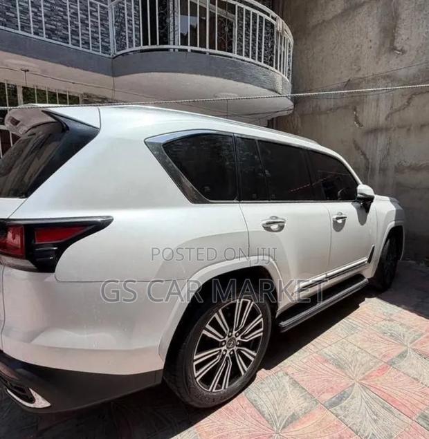 Lexus LX 2023 White