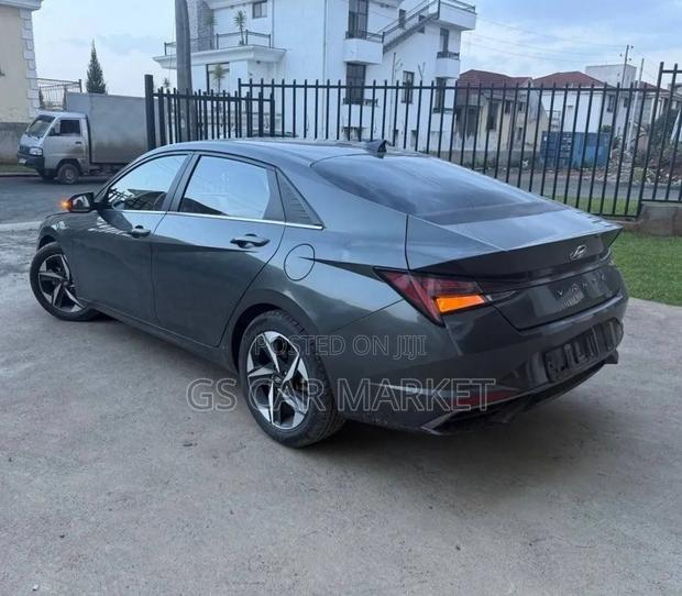Hyundai Avante 2021 Teal