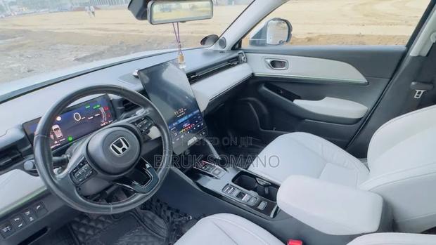 Honda e:NS1 2024 Off white