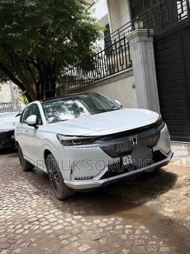Honda e:NS1 2024 Off white