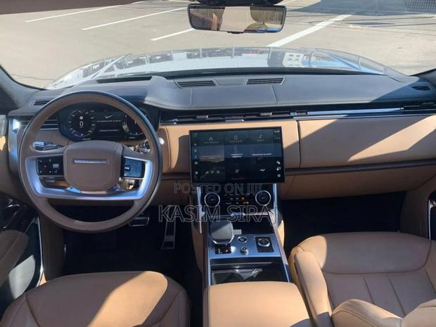 New Land Rover Discovery 2025 Gray