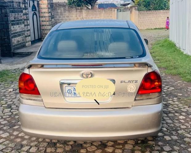 Toyota Platz 2005 Gold