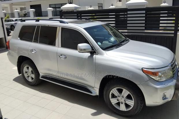 Toyota Land Cruiser 2016 Off white