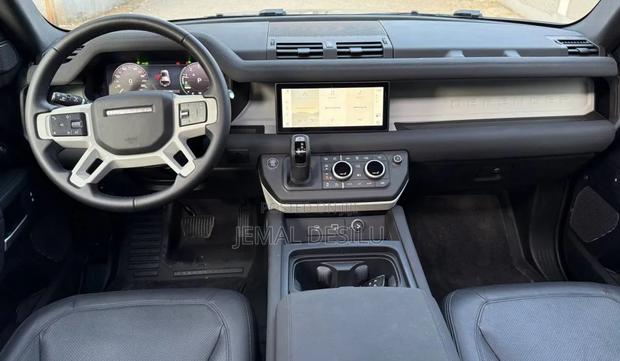 Land Rover Defender 2024 Black