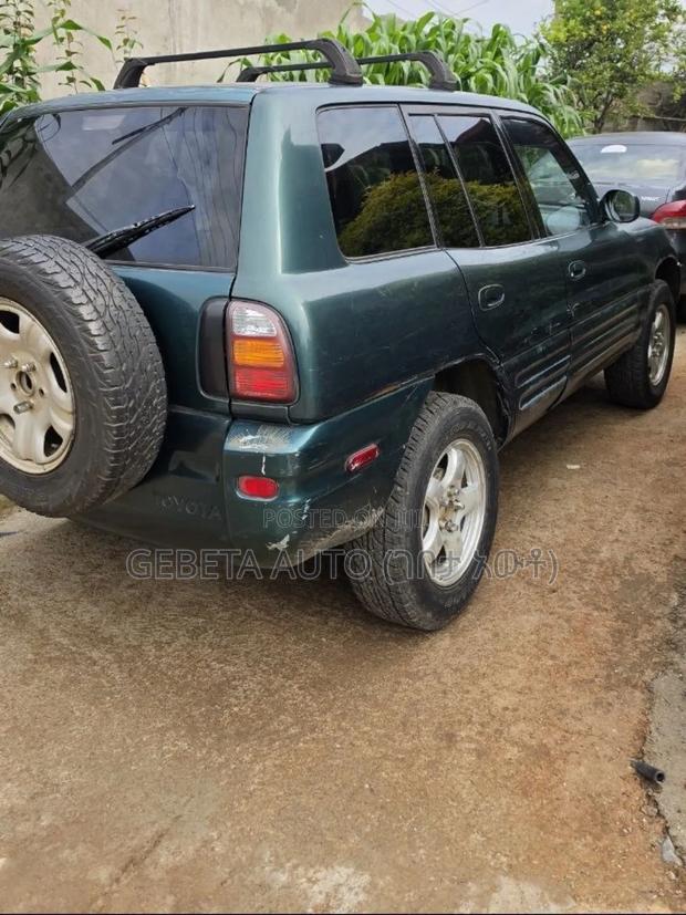 Toyota RAV4 Automatic 2000 Green