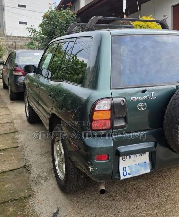 Toyota RAV4 Automatic 2000 Green