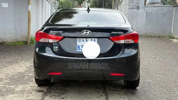 Hyundai Avante 2012 Black