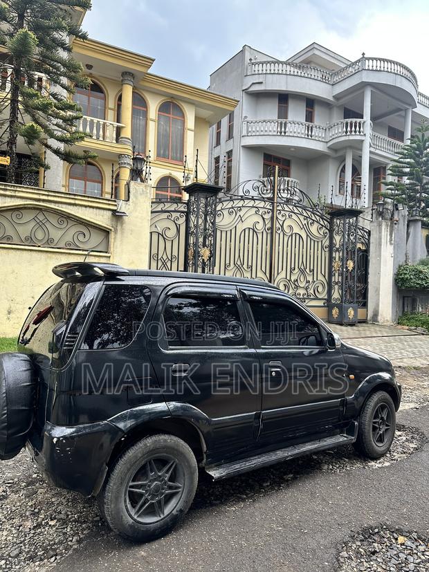 Daihatsu Terios 2000 Black