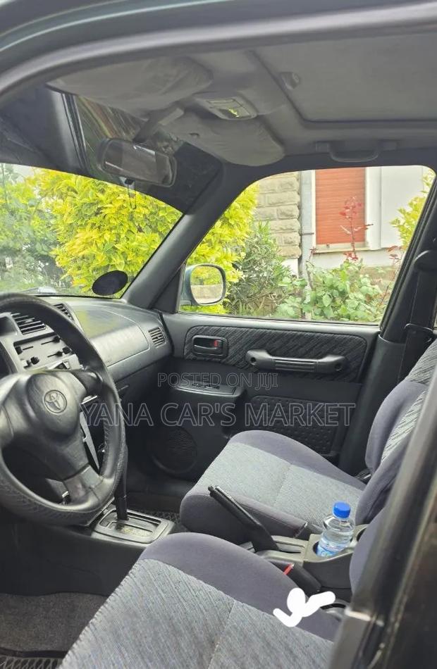 Toyota RAV4 Automatic 2000 Green