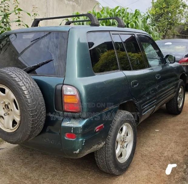 Toyota RAV4 Automatic 2000 Green