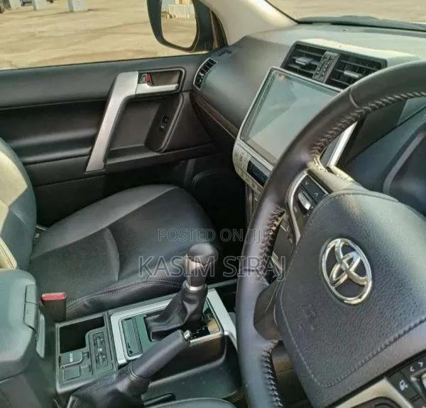 Toyota Land Cruiser Prado 2022 Gray