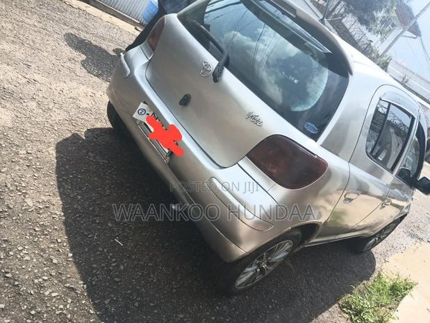 Toyota Vitz 2004 Silver